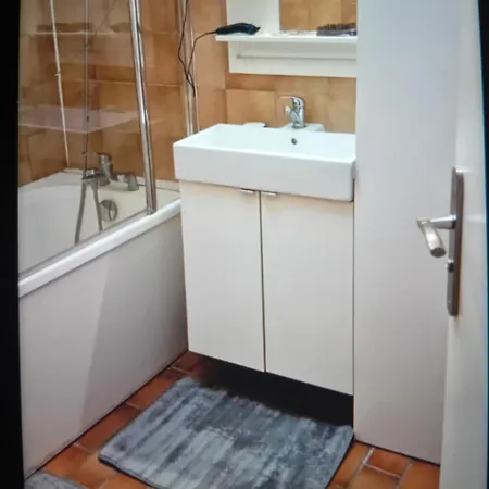 Holiday home Pavillon En Entier Agreable Couple, Antony