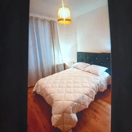 Pavillon En Entier Agreable Couple, * Antony