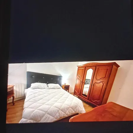 Pavillon En Entier Agreable Couple, *